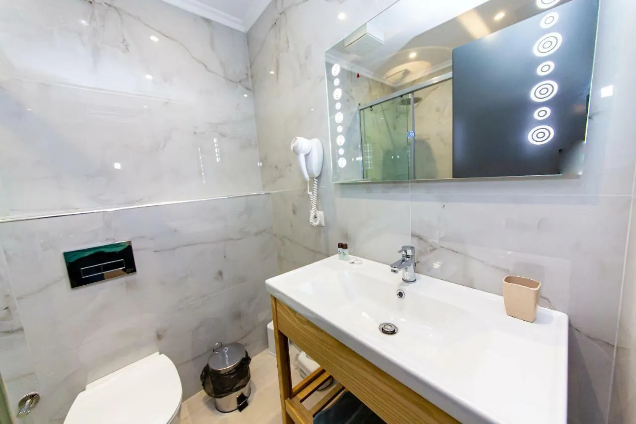Delight Hotel Ksamil 3*,  Albania