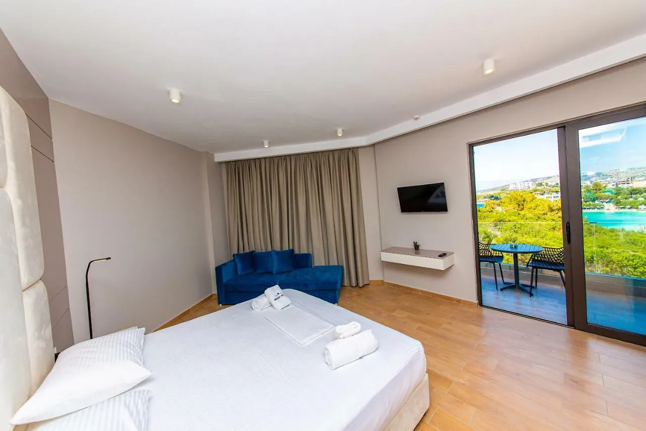 Delight Hotel Εξαμίλιο